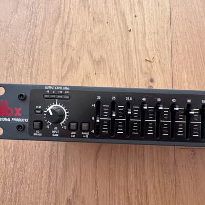 dbx 131s Single 31-Band Graphic EQ 2010s - Silver image 5