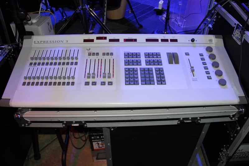 ETC Expression 3 2010's -Electronic Theatre Controls lighting console image 1