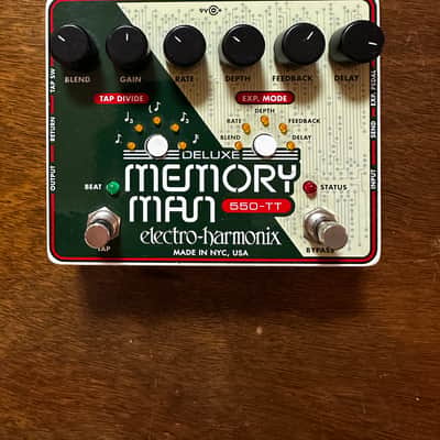 Electro-Harmonix Deluxe Memory Man 550-TT Tap Tempo 550Ms Analog Delay 2012 - Present - Green image 1