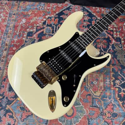 Fender Pro Feel Model STR-70 Super Strat HSS Ex Trem - 1988 image 2