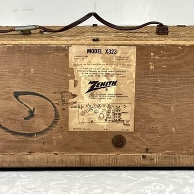 Vintage Zenith Model X323 AM/FM Tube Radio – Fully Working Order image 5