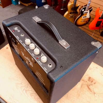 Fender Rumble 25 Bass Combo Amp image 3
