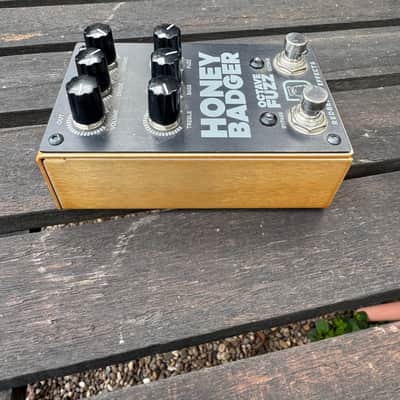Honey Badger Octave Fuzz 2020s - Black/Gold image 5