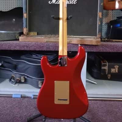 Fender 50th Anniversary American Deluxe Strat Candy Apple Red/Gold  2004 Red w/Gold Pickguard & Tweed Hardcase *** FREE SHIPPING *** image 3