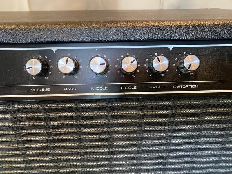 Yamaha Hundred 115B Bass Amp w/ Distortion channel - Vintage