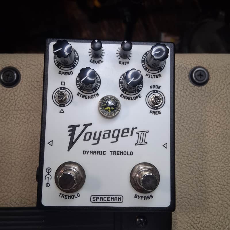 Spaceman Voyager II Dynamic Tremolo 2024 - Present - White image 1
