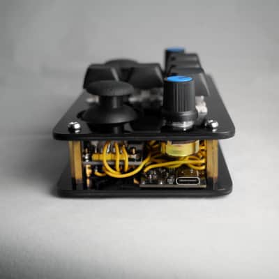 madMidi Wireless Acrylic Midi Controller image 2