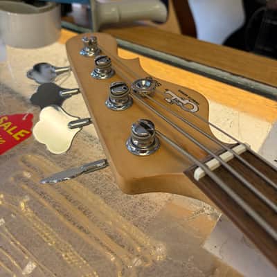 G&L Tribute Series SB-2 Bass with Rosewood Fretboard 2010s - Bordeaux Red image 4