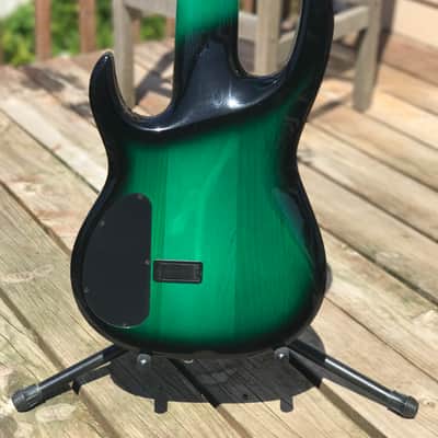 Calvin LB76 6 String Unlined Fretless Black & Green Burst image 2