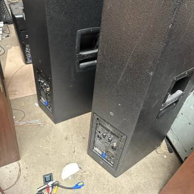 QSC KW153 3-Way 1000-Watt 15" Active Loudspeaker 2010s - Black image 8