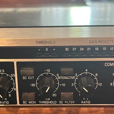 Behringer Multicom PRO-MDX 4400 Dynamic Processor 2000 - Silver image 3