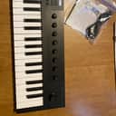 Native Instruments Komplete Kontrol M32 2019 - Black