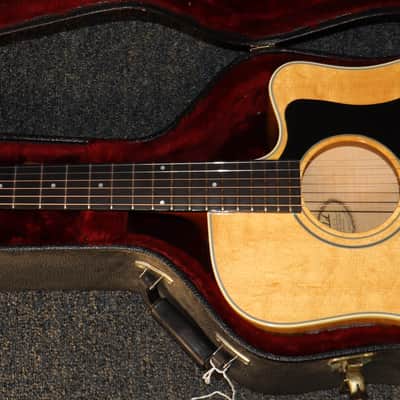 Guild USA DCE3 Dreadnought Cutaway Acoustic Electric Spruce Top Maple Back + Sides with case early 1990s image 2