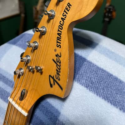 Fender FSR VINTERA ROAD WORN '70S STRATOCASTER 2023 - Olympic White image 8