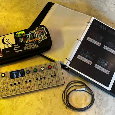 Immagine Teenage Engineering OP-1 Portable Synthesizer Workstation 2011 - Present - White - 3