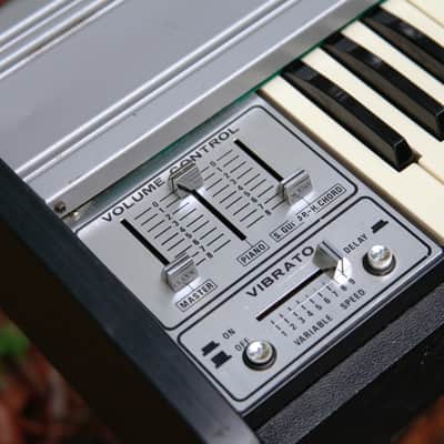 Vintage Hohner International Piano 2 image 3