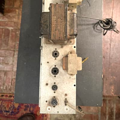 Airline Montgomery Wards Silvertone Chassis complete w transformers guitar amp 9006 image 4