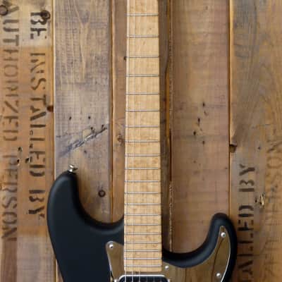 WR C-Lest Custom Shop, Matte black, mirror pickguard, Strat image 3