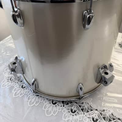 Slingerland Magnum - Silver Mist 18x16 Floor tom 1979 Excellent Condition! image 16