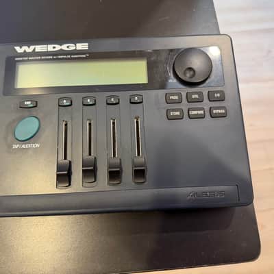 Alesis Wedge Desktop Master Reverb 1990s - Black image 2