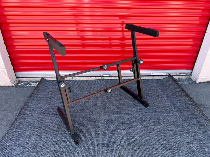 Immagine On-Stage Stands Heavy Duty Adjustable Z Keyboard Stand Folding Black - 1