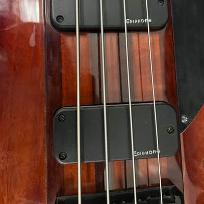 Epiphone T-bird Pro iV bass guitar with case great shape image 4