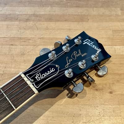Gibson Les Paul Classic 2022 - Ebony + Case image 4