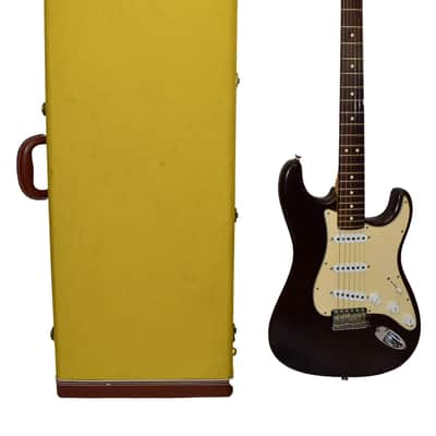 2003 Fender Highway One Stratocaster Electric Guitar, Rosewood Fingerboard, Crimson Red Transparent w/ Case imagen 1