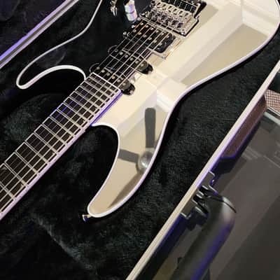Jackson Pro Series SL3R Soloist 2021 - Present - Mirror image 1
