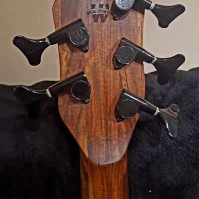 Warwick Limited Edition Corvette SS lined fretless 2009 - Woodgrain image 2