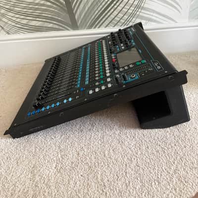 Allen & Heath QU-16 16-Channel Digital Mixer 2013 - Present - Black image 4