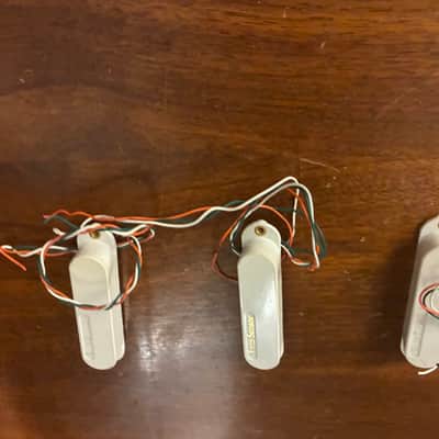 Fender 099-2000-000 FLS Stratocaster Lace Sensor Gold Pickup 2010s - White image 7