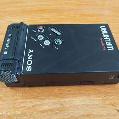 Sony WM R2 1982 - Sony Walkman Cassette player WM R2 black working image 8