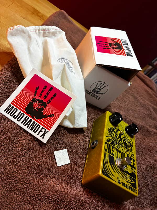 Mojo Hand FX One Ton Bee (1 of 100, Limited Edition) Gold Version Early 2000's - Gold image 1