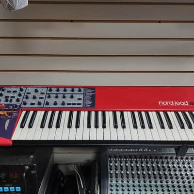 USED Clavia Nord Lead 2X 49-Key 20-Voice Analog Modeling Synthesizer