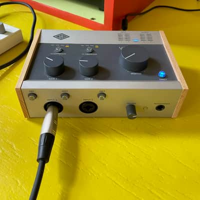 Universal Audio Volt 276 USB-C Audio Interface 2021 - Present - Tan / Gray image 3