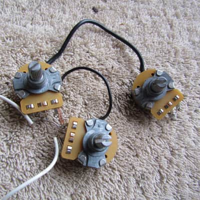 Non Fender 1 Meg Potentiometers Set Of 3 Potentiometers USA Made 1 Meg Value image 2