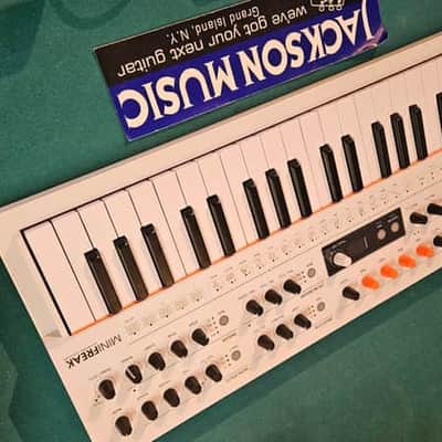 Arturia MiniFreak Vocoder 37-Key 6-Voice Polyphonic Hybrid Synthesizer 2025 - Present White image 6