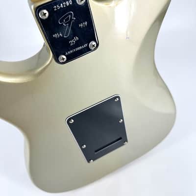 1979 Fender 25th Anniversary American Stratocaster – Silver image 21