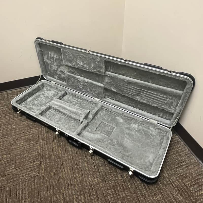 Road Runner Electric Bass Case Universal Molded image 1