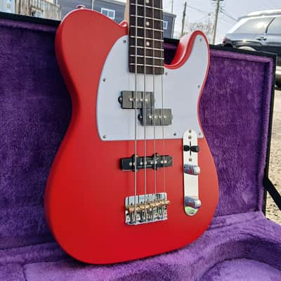 Clip TBS-4 Bass Guitar Short Scale Telebass Retro Red image 2