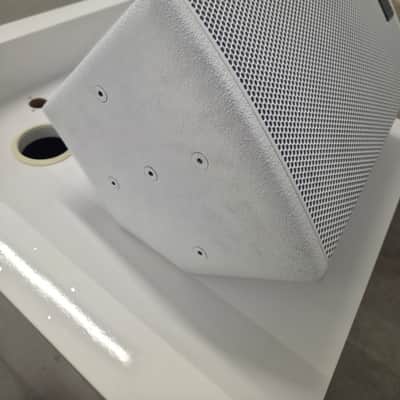 Martin Audio CDD-LIVE8 Ultra-Compact Powered 2-Way Loudspeaker System (Pair) image 12