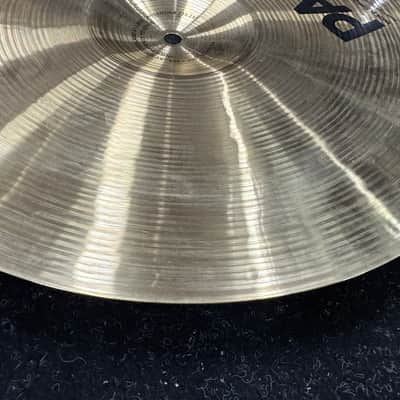 Paiste 16" Signature Full Crash Cymbal 1989 - Present - Traditional image 9