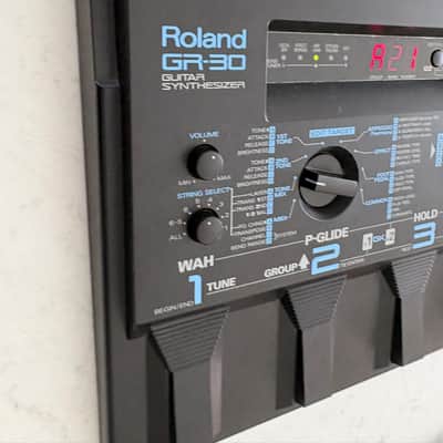 Roland GR-30 Guitar Synthesizer 1996 - 2000 - Black image 3