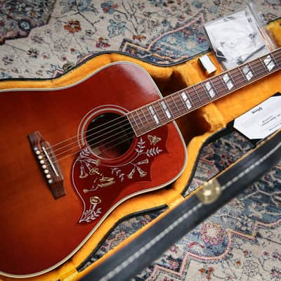 Gibson Custom 1960 Reissue Hummingbird Heritage Cherry Sunburst image 2