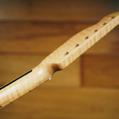 Stratocaster Neck – Flame Maple | 22 Frets | Light Gloss Finish | Bone Nut image 5