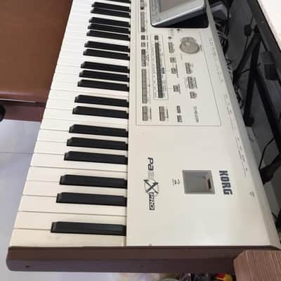 Korg Pa2X Pro 76-Key Professional Arranger Keyboard 2000s - Silver