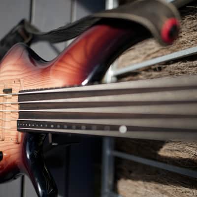 F Bass BNF 5 ca. 2010 - Sunburst image 6