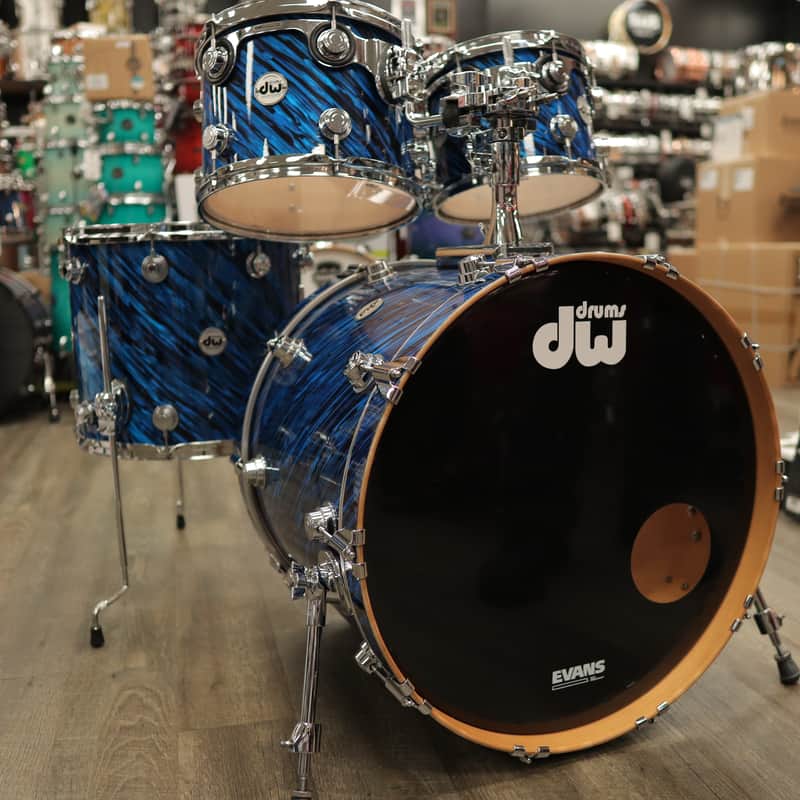 Pre-Owned DW Collector's Series 4-Piece Maple Shell Pack 10/12/16/22 (Twisted Blue Oyster) image 1