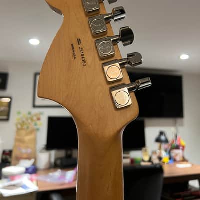 Fender Highway One HSS Stratocaster with Maple Fretboard 2006 - 2011 - 3-Color Sunburst image 5